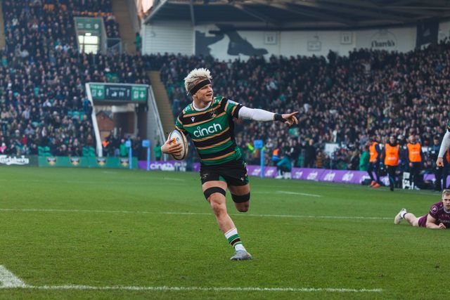 Henry Pollock of Northampton Saints scores the opening try during the Gallagher Premiership match Northampton Saints vs Sale Sharks at Cinch Stadium at Franklin's Gardens, Northampton, United Kingdom, 20th December 2025

(Photo by Craig Evans/News Images)

*** GER AUT SUI OUT ***