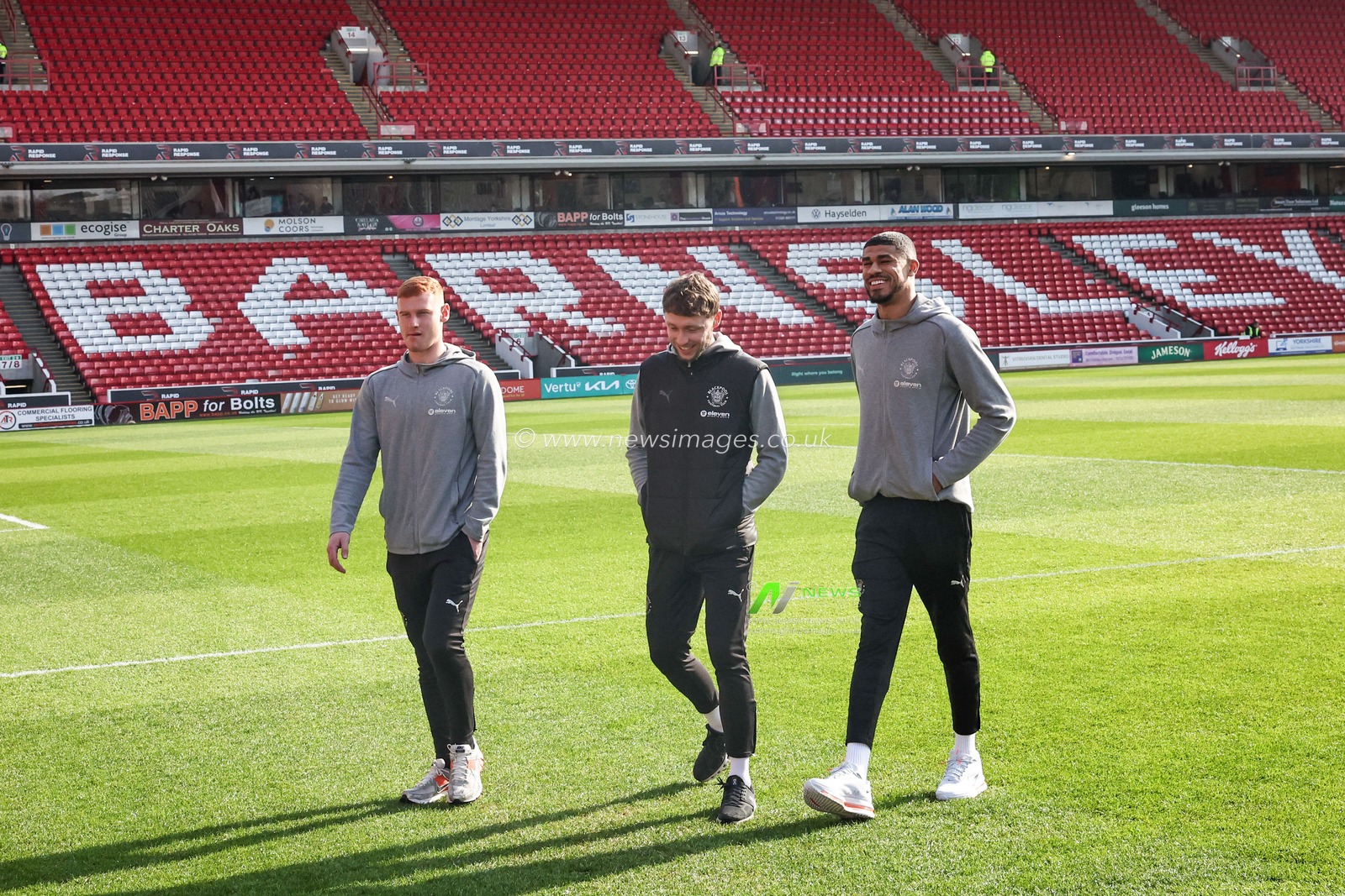 Mackenzie Chapman of Blackpool Matthew Pennington of Blackpool and Ashley Fletcher of Blackpool arrive at Oakwell during the Sky Bet League 1 match Barnsley vs Blackpool at Oakwell, Barnsley, United Kingdom, 8th March 2025

(Photo by Mark Cosgrove/News Images)