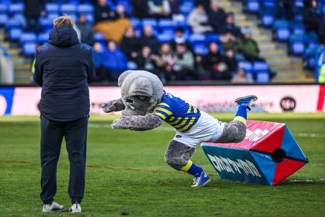 Warrington Wolves half time game during the Betfred Challenge Cup Quarter Final match Warrington Wolves vs Leigh Leopards at The Halliwell Jones Stadium, Warrington, United Kingdom on 11 April 2026

(Photo by Alfie Cosgrove/News Images)