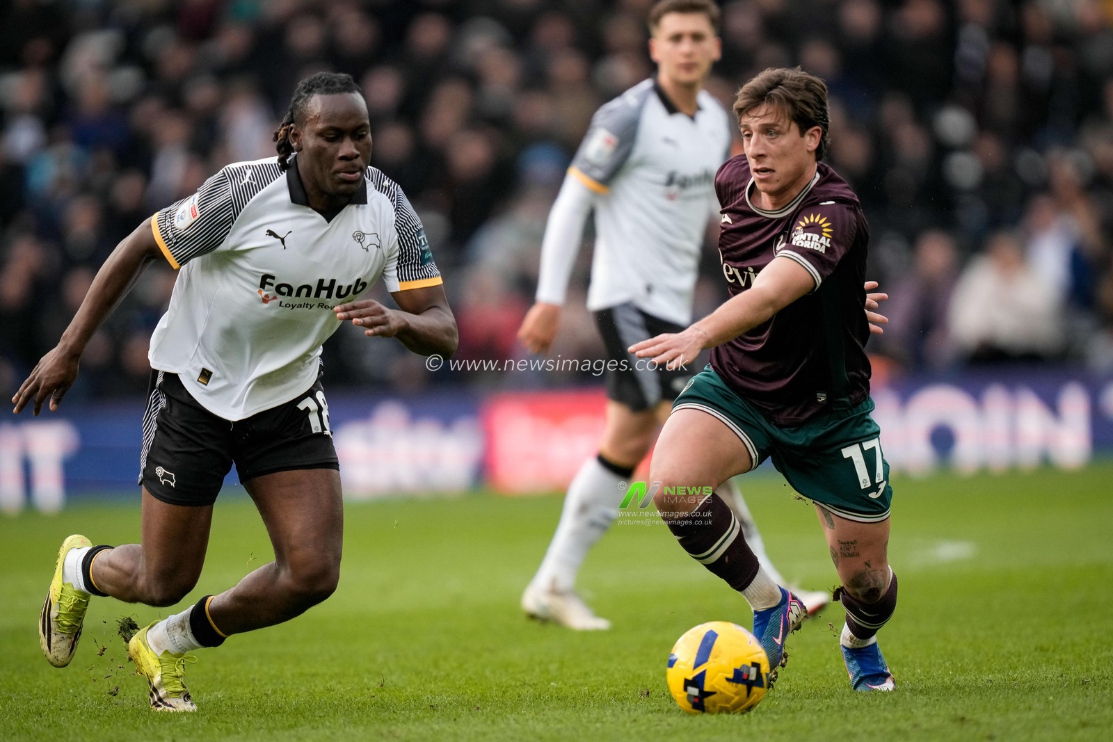 Goncalo Franco of Swansea City battles for the ball with David Ozoh of Derby County during the Sky Bet Championship match Derby County vs Swansea City at Pride Park Stadium, Derby, United Kingdom on 14 February 2026

(Photo by Maynard Manyowa/News Images)