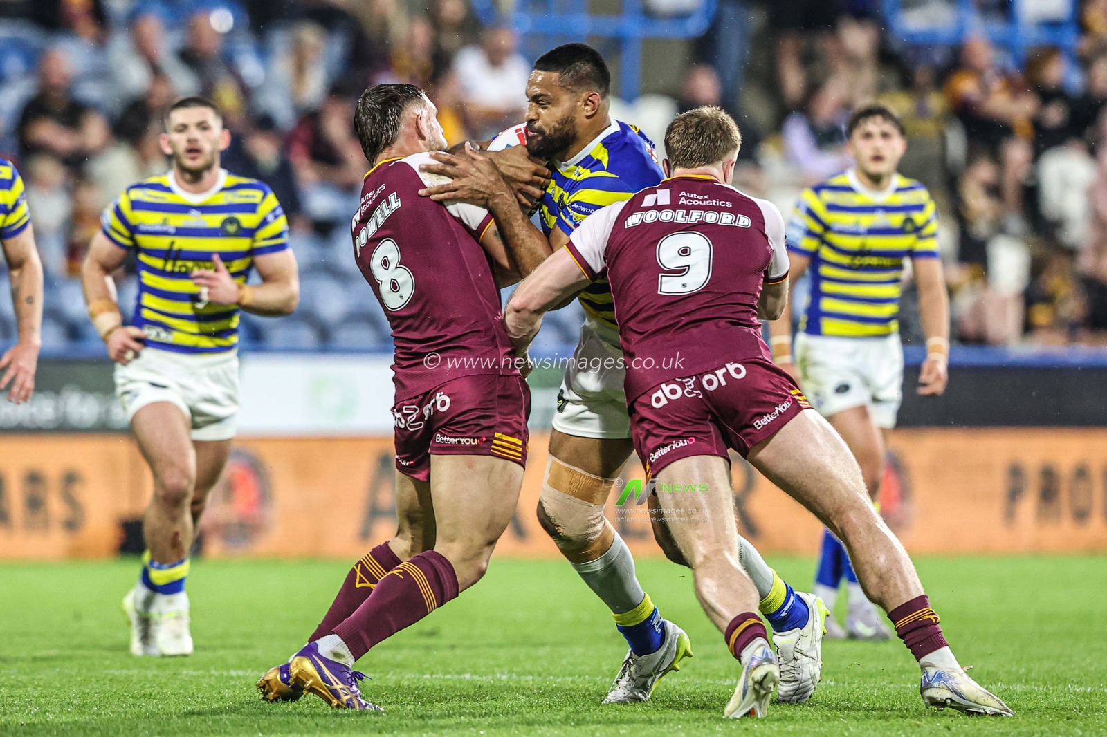 Toafofoa Sipley of Warrington Wolves is tackled by Tristan Powell of Huddersfield Giants during the Betfred Super League round 10 match Huddersfield Giants vs Warrington Wolves at Accu Stadium, Huddersfield, United Kingdom on 02 May 2026

(Photo by Alfie Cosgrove/News Images)