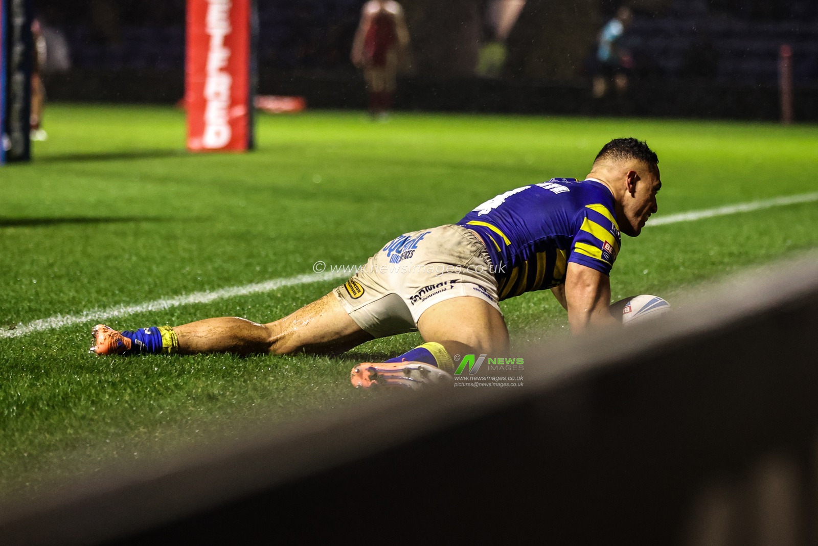 Albert Hopoate of Warrington Wolves goes over for a try during the Betfred Challenge Cup match Warrington Wolves vs Sheffield Eagles at The Halliwell Jones Stadium, Warrington, United Kingdom on 06 February 2026

(Photo by Alfie Cosgrove/News Images)