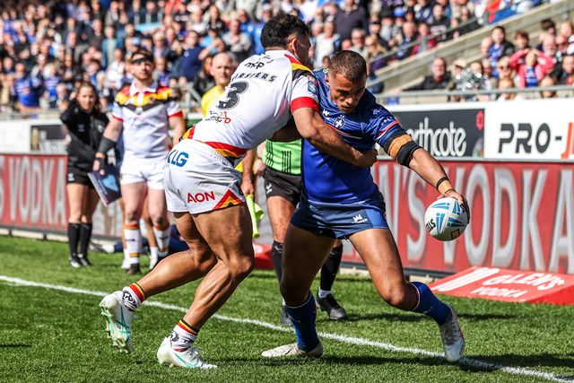 Corey Hall of Wakefield Trinity reaches for a try however Esan Marsters of Bradford Bulls pushes him out of play during the Betfred Super League round 8 match Wakefield Trinity vs Bradford Bulls at DIY Kitchens Stadium, Wakefield, United Kingdom on 18 April 2026

(Photo by Alfie Cosgrove/News Images)