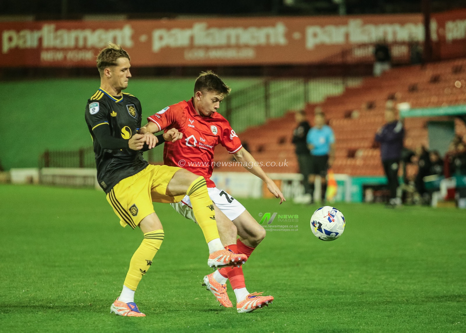 Patrick Kelly of Barnsley in action during the The Vertu Trophy Group D match Barnsley vs Manchester United U21 at Oakwell, Barnsley, United Kingdom, 21st October 2025

(Photo by Richard Bierton/News Images)