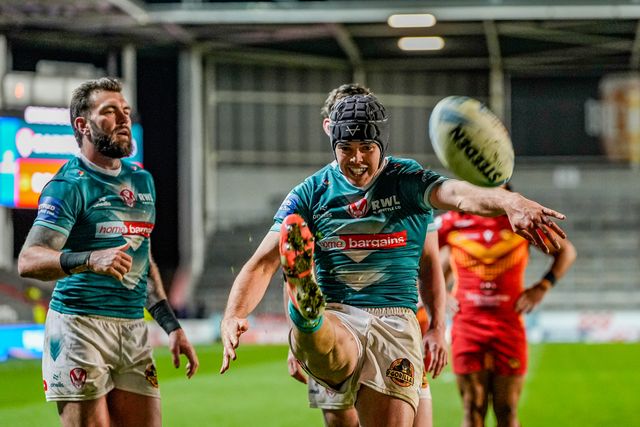 George Whitby of St Helens celebrates his try during the Betfred Challenge Cup Quarter Final match St Helens vs Catalans Dragons at The BrewDog Stadium, St Helens, United Kingdom on 10 April 2026

(Photo by Maynard Manyowa/News Images)