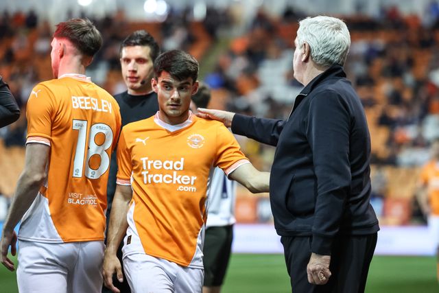 Steve Bruce manager of Blackpool pats Rob Apter of Blackpool on the back as heâ€™s substituted during the Sky Bet League 1 match Blackpool vs Birmingham City at Bloomfield Road, Blackpool, United Kingdom, 30th April 2025

(Photo by Mark Cosgrove/News Images)