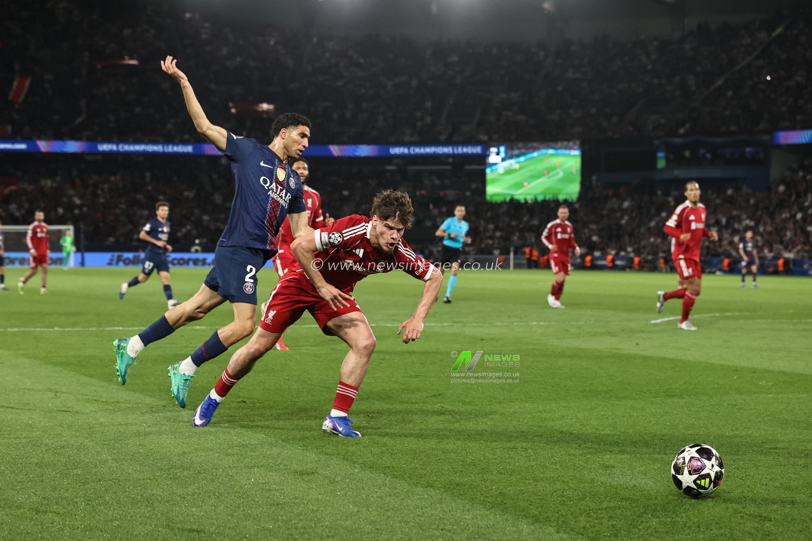 Milos Kerkez of Liverpool fouled by Achraf Hakimi of Paris Saint-Germain during the UEFA Champions League Quarter Finals match Paris Saint-Germain vs Liverpool at Parc des Princes, Paris, France on 08 April 2026

(Photo by Alfie Cosgrove/News Images)