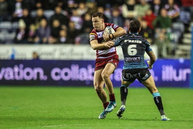 Jai Field of Wigan Warriors breaks with the ball during the Betfred Super League Semi Final 1 match Wigan Warriors vs Leigh Leopards at The Brick Community Stadium, Wigan, United Kingdom, 3rd October 2025

(Photo by Alfie Cosgrove/News Images)