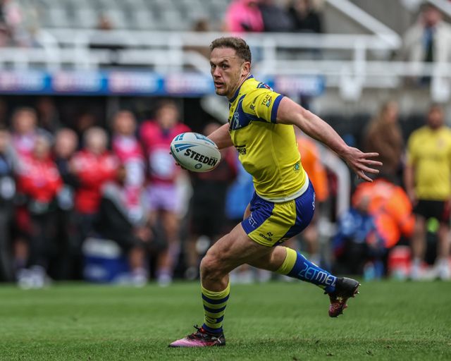 Ben Currie of Warrington Wolves in action during the game during the Betfred Magic Weekend 2025 match Wigan Warriors vs Warrington Wolves at St. James's Park, Newcastle, United Kingdom, 4th May 2025

(Photo by Mark Cosgrove/News Images)