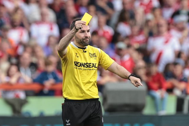 Referee Liam Moore speaks to Elliot Minchella of Hull KR before giving him a yellow card and sending him to the sin bin during the Betfred Super League Round 25 match Hull KR vs Hull FC at Sewell Group Craven Park, Kingston upon Hull, United Kingdom, 7th September 2025

(Photo by Mark Cosgrove/News Images)