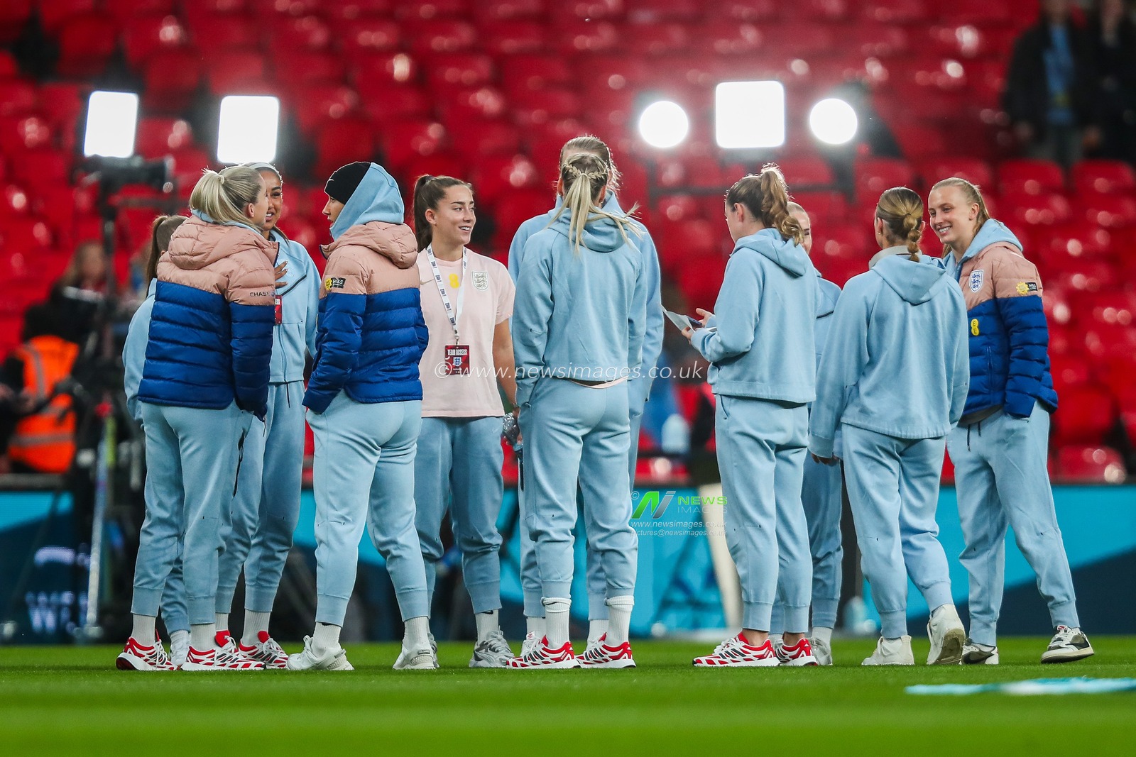 England arrive at Wembley Stadium prior to the Women's International Friendly match England vs United States at Wembley Stadium, London, United Kingdom, 30th November 2024

(Photo by Izzy Poles/News Images)