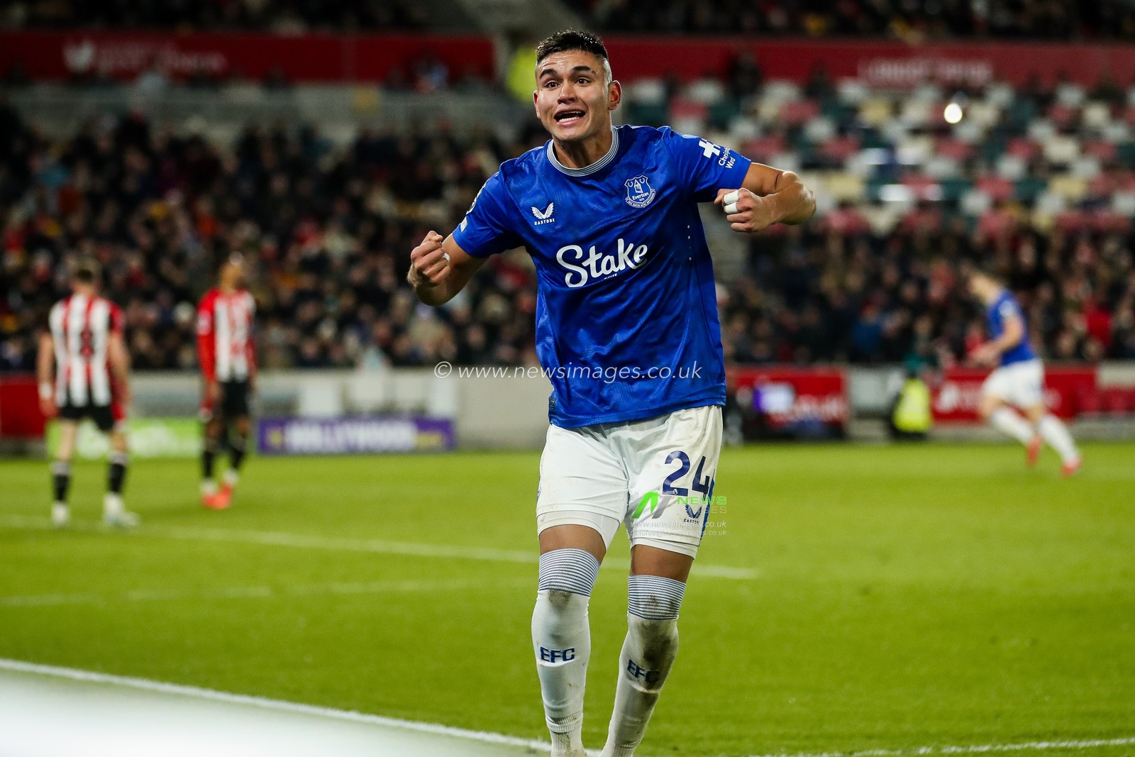 Carlos Alcaraz of Everton celebrates the team's first goal during the Premier League match Brentford vs Everton at The Gtech Community Stadium, London, United Kingdom, 26th February 2025

(Photo by Izzy Poles/News Images)