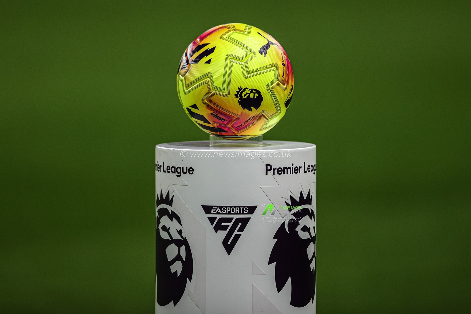 The Premier League match ball during the Premier League match Sunderland vs Arsenal at Stadium Of Light, Sunderland, United Kingdom, 8th November 2025

(Photo by Alfie Cosgrove/News Images)

*** GER AUT SUI OUT ***