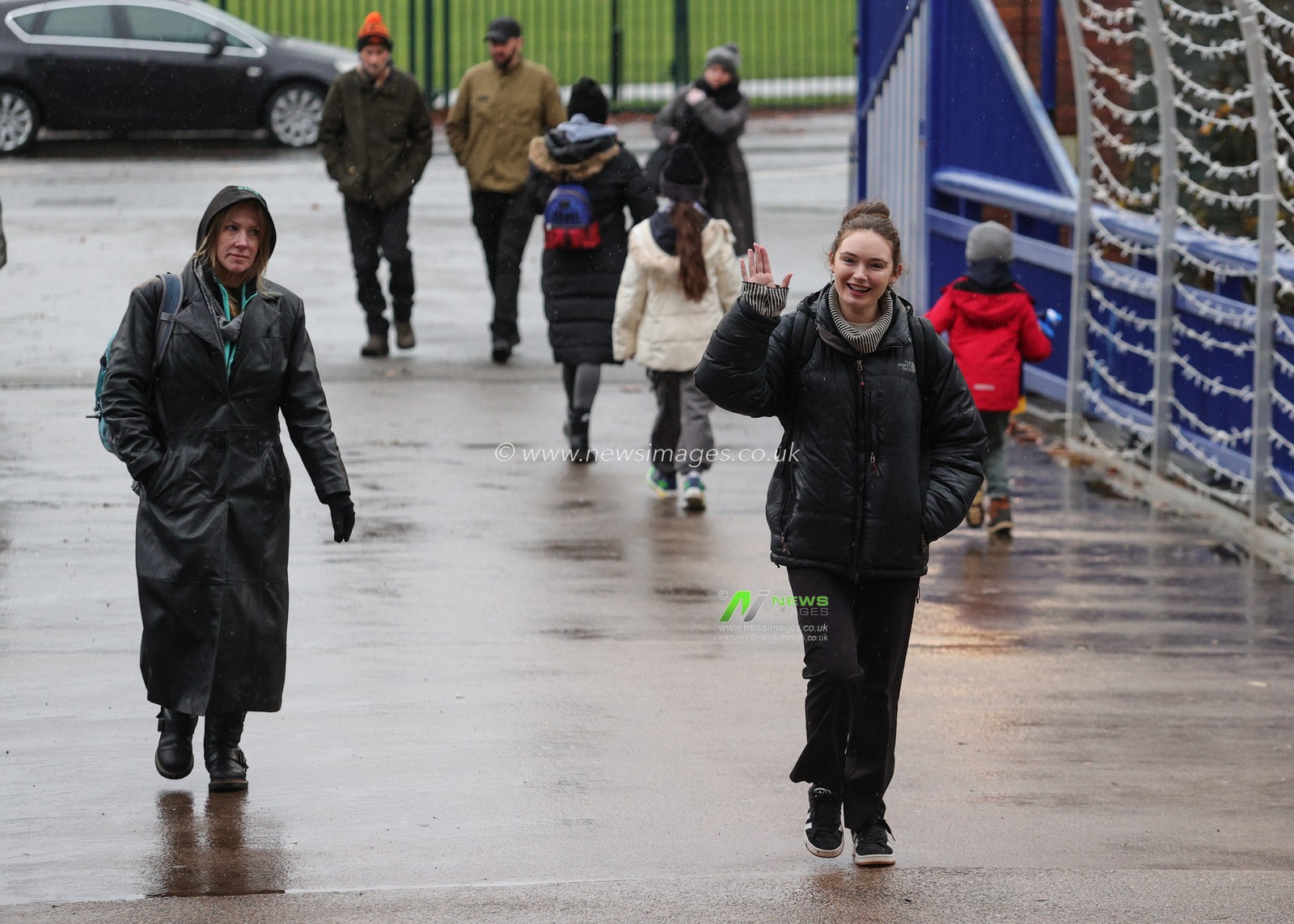 Fans arrive ahead of the Sky Bet Championship match Sheffield Wednesday vs Preston North End at Hillsborough, Sheffield, United Kingdom, 29th November 2025

(Photo by Richard Bierton/News Images)

*** GER AUT SUI OUT ***