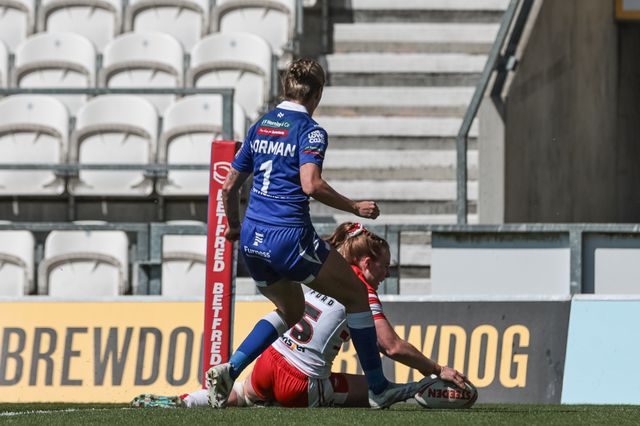 Dani McGifford of St Helen’s goes over for a try during the Betfred Women's Challenge Cup Quarter Final match St Helens vs Barrow Raiders at The BrewDog Stadium, St Helens, United Kingdom on 25 April 2026

(Photo by Mark Cosgrove/News Images)