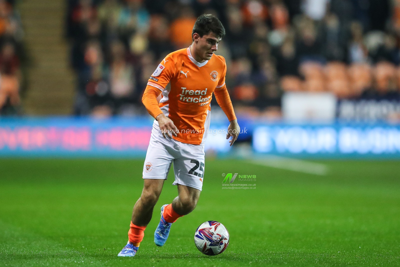 Rob Apter of Blackpool goes forward with the ball during the Sky Bet League 1 match Blackpool vs Wigan Athletic at Bloomfield Road, Blackpool, United Kingdom, 28th October 2024

(Photo by Gareth Evans/News Images)