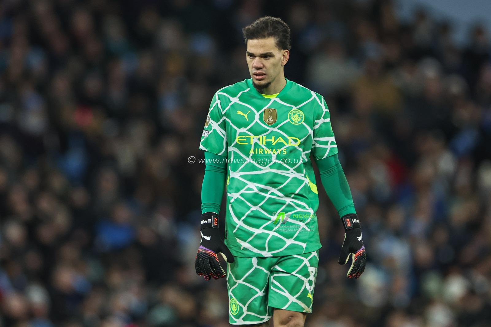 Ederson of Manchester City during the Premier League match Manchester City vs Chelsea at Etihad Stadium, Manchester, United Kingdom, 25th January 2025

(Photo by Mark Cosgrove/News Images)