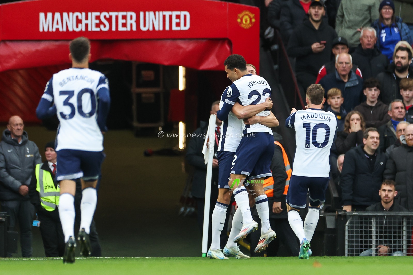 Brennan Johnson of Tottenham Hotspur celebrates his goal to make it 0-1 during the Premier League match Manchester United vs Tottenham Hotspur at Old Trafford, Manchester, United Kingdom, 29th September 2024

(Photo by Mark Cosgrove/News Images)