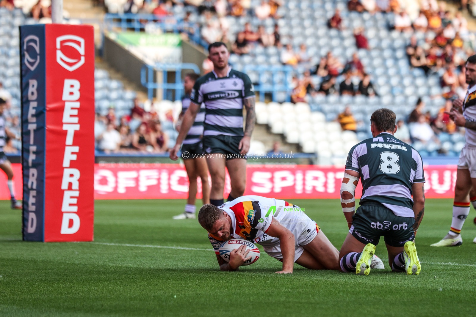 Ryan Sutton of Bradford Bulls goes over for a try during the Betfred Super League round 18 match Huddersfield Giants vs Bradford Bulls at Accu Stadium, Huddersfield, United Kingdom on 10 July 2026

(Photo by Alfie Cosgrove/News Images)