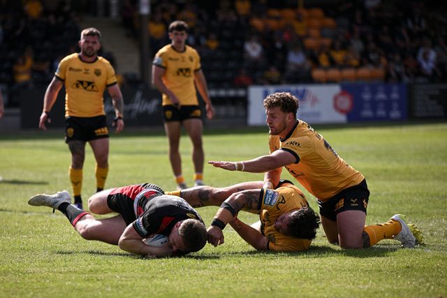 Ben Currie of Warrington Wolves makes a try during the Betfred Super League round 21 match Castleford Tigers vs Warrington Wolves at OneBore Stadium, Castleford, Untied Kingdom on 01 August 2026

(Photo by Ben Roberts/News Images)
