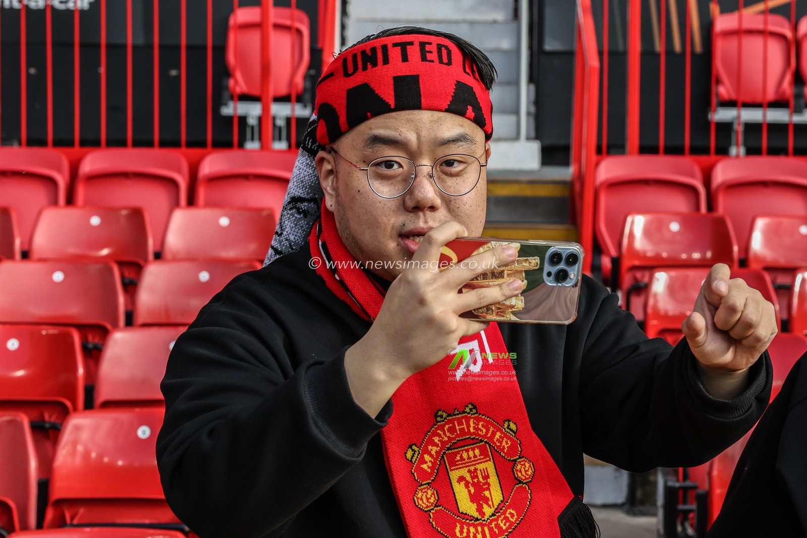 Fans arrive during the UEFA Europa League Semi-final match Manchester United vs Athletic Bilbao at Old Trafford, Manchester, United Kingdom, 8th May 2025

(Photo by Mark Cosgrove/News Images)