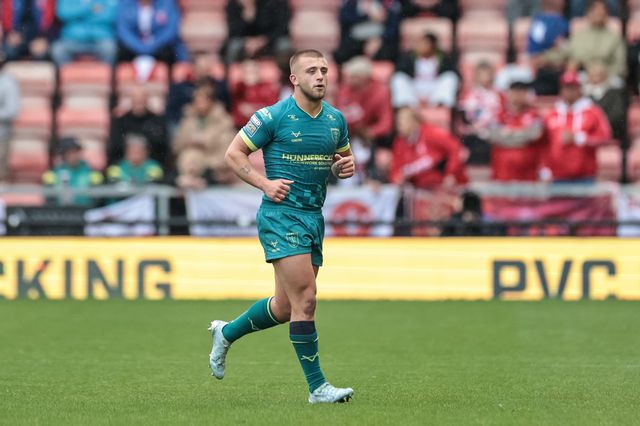 Mikey Lewis of Hull KR is sin binned during the Betfred Super League round 11 match Leigh Leopards vs Hull KR at Leigh Sports Village, Leigh, United Kingdom on 16 May 2026

(Photo by Mark Cosgrove/News Images)