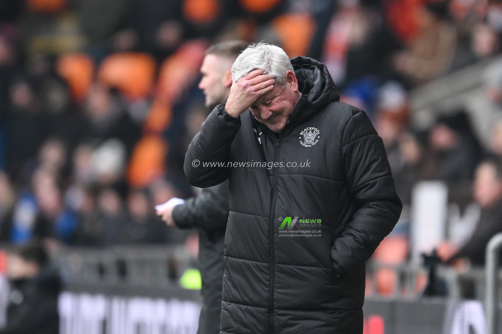 Steve Bruce head coach of Blackpool reacts during the Sky Bet League 1 match Blackpool vs Huddersfield Town at Bloomfield Road, Blackpool, United Kingdom, 18th January 2025

(Photo by Craig Thomas/News Images)