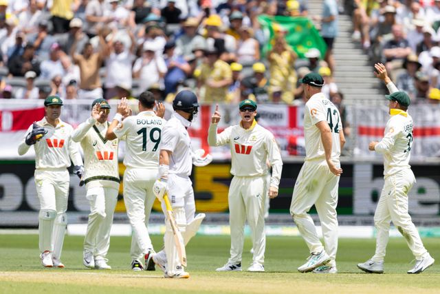 Steve Smith (c) of Australia is seen having an arguement with Ben Duckett of England during the NRMA Insurance Ashes First Test Day 2 Australia vs England at Optus Stadium, Perth, Australia, 22nd November 2025

(Photo by Santanu Banik/News Images)

*** GER AUT SUI OUT ***