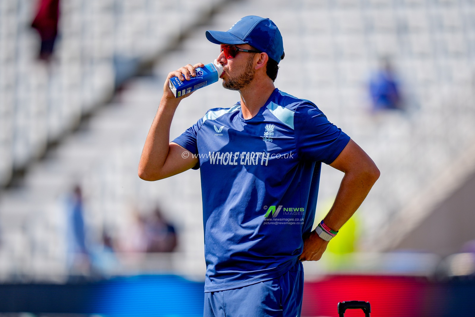 Josh Tongue of England in the pre-game warm up during the 3rd Rothesay Test Match Day 1 match England vs New Zealand at Trent Bridge, Nottingham, United Kingdom on 25 June 2026

(Photo by Maynard Manyowa/News Images)