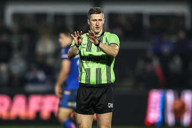 Referee Chris Kendal gives instructions during the Betfred Super League round 5 match Wakefield Trinity vs Leigh Leopards at DIY Kitchens Stadium, Wakefield, United Kingdom on 20 March 2026

(Photo by Alfie Cosgrove/News Images)