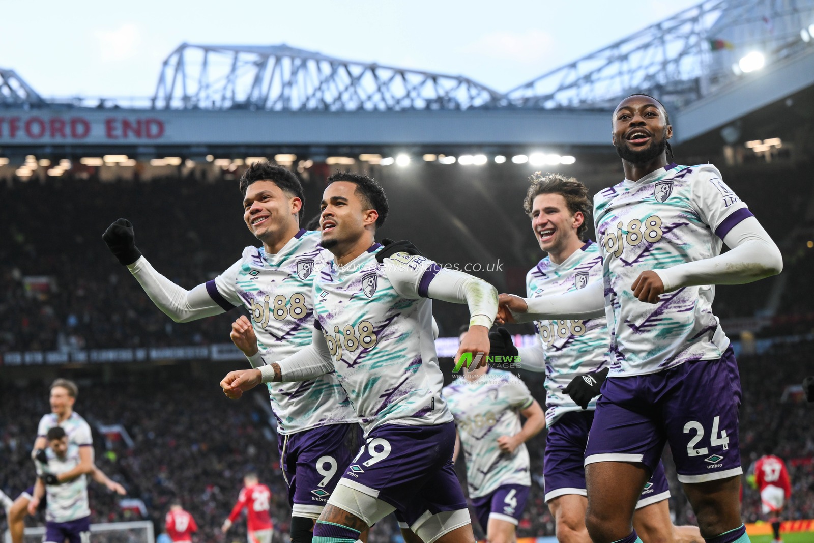 Justin Kluivert of Bournemouth celebrates his goal to make it 0-2 during the Premier League match Manchester United vs Bournemouth at Old Trafford, Manchester, United Kingdom, 22nd December 2024

(Photo by Craig Thomas/News Images)