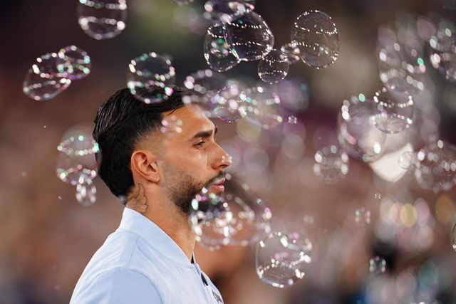 Valentin Castellanos of West Ham United walks out before the game during the Premier League match West Ham United vs Wolverhampton Wanderers at London Stadium, London, United Kingdom on 10 April 2026

(Photo by Harvey Murphy/News Images)