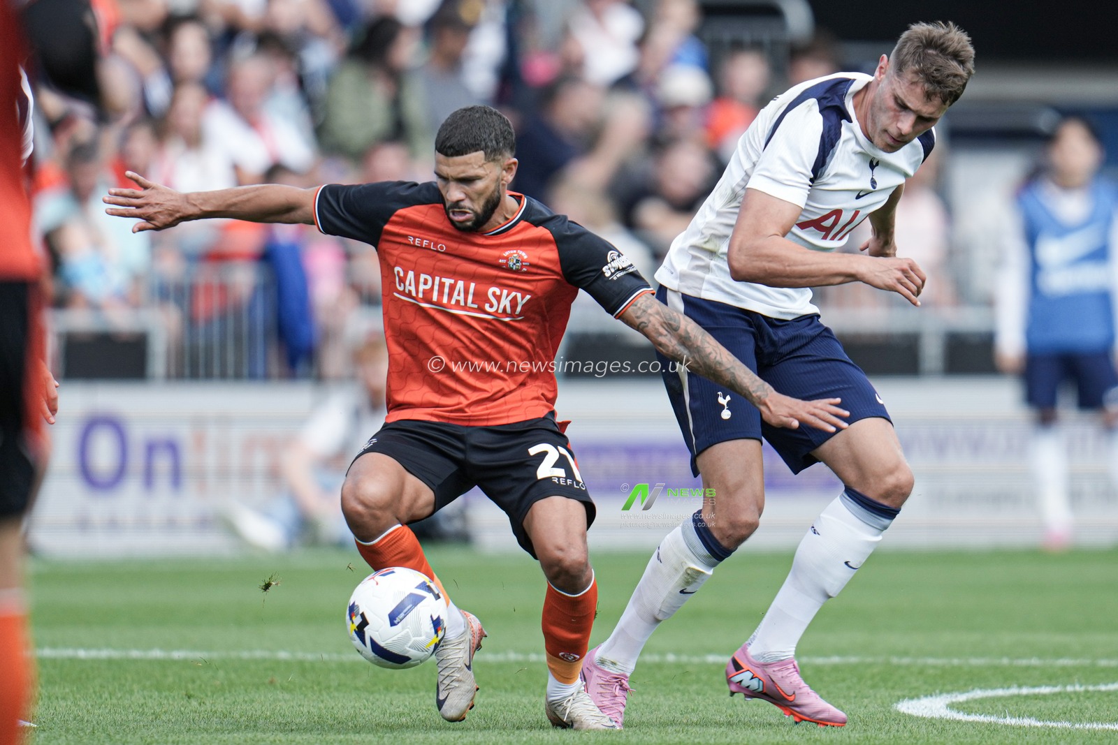 during the Pre-season friendly match Luton Town vs Tottenham Hotspur at Kenilworth Road, Luton, United Kingdom, 26th July 2025

(Photo by Harvey Murphy/News Images)
