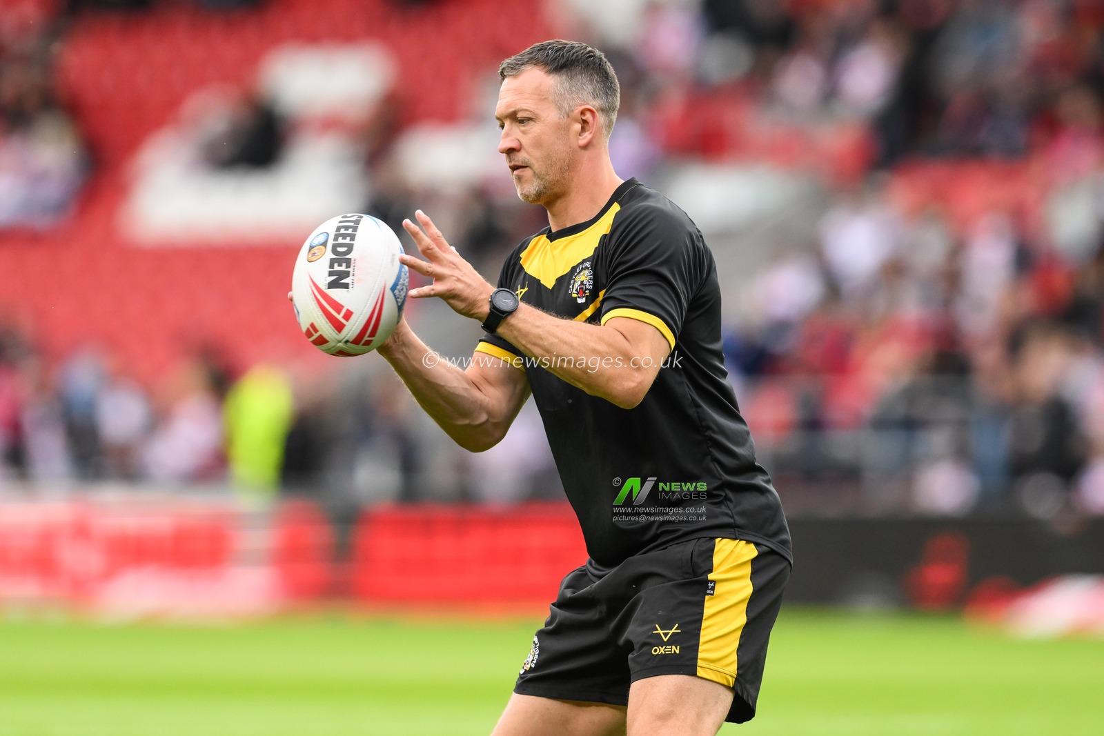 Danny McGuire assistant coach of Castleford Tigers during the Betfred Super League Round 16 match St Helens vs Castleford Tigers at Totally Wicked Stadium, St Helens, United Kingdom, 5th July 2024

(Photo by Craig Thomas/News Images)