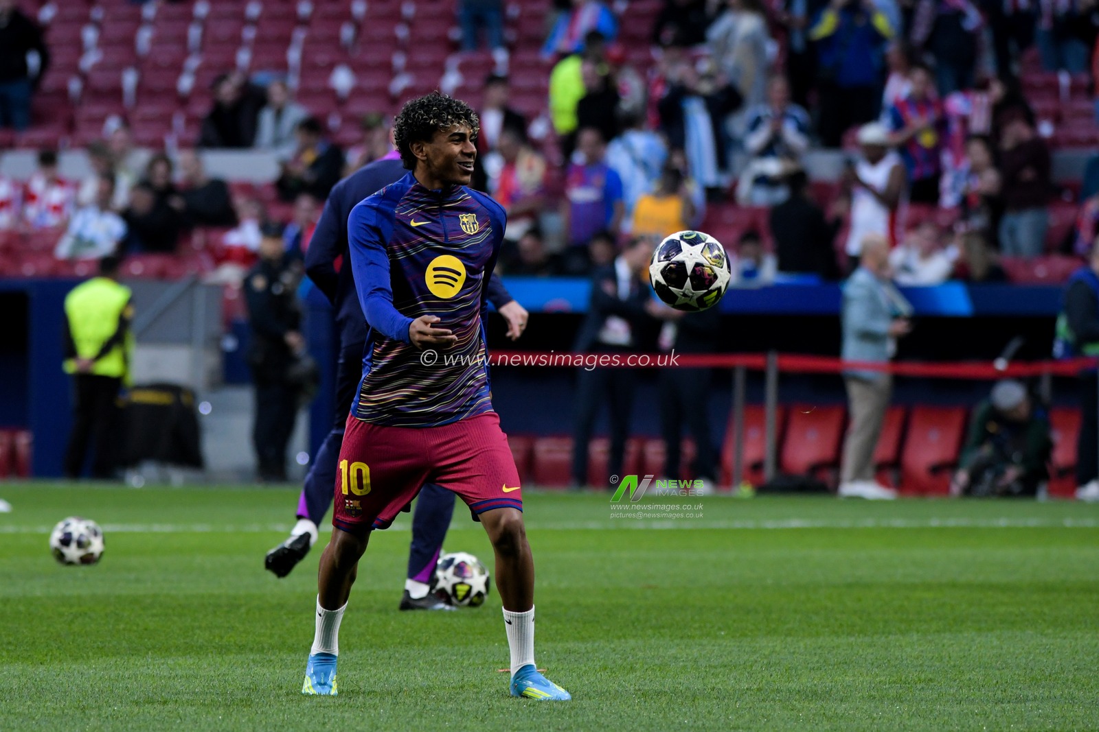 Lamine Yamal of FC Barcelona during the warm up of the UEFA Champions League Quarter Finals match Atletico Madrid vs Barcelona at Riyadh Air Metropolitano, Madrid, Spain on 14 April 2026

(Photo by Samuel Carreno/News Images)