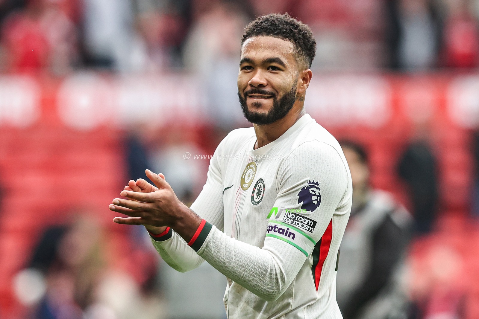 Reece James of Chelsea celebrates the win during the Premier League match Nottingham Forest vs Chelsea at City Ground, Nottingham, United Kingdom, 18th October 2025

(Photo by Alfie Cosgrove/News Images)