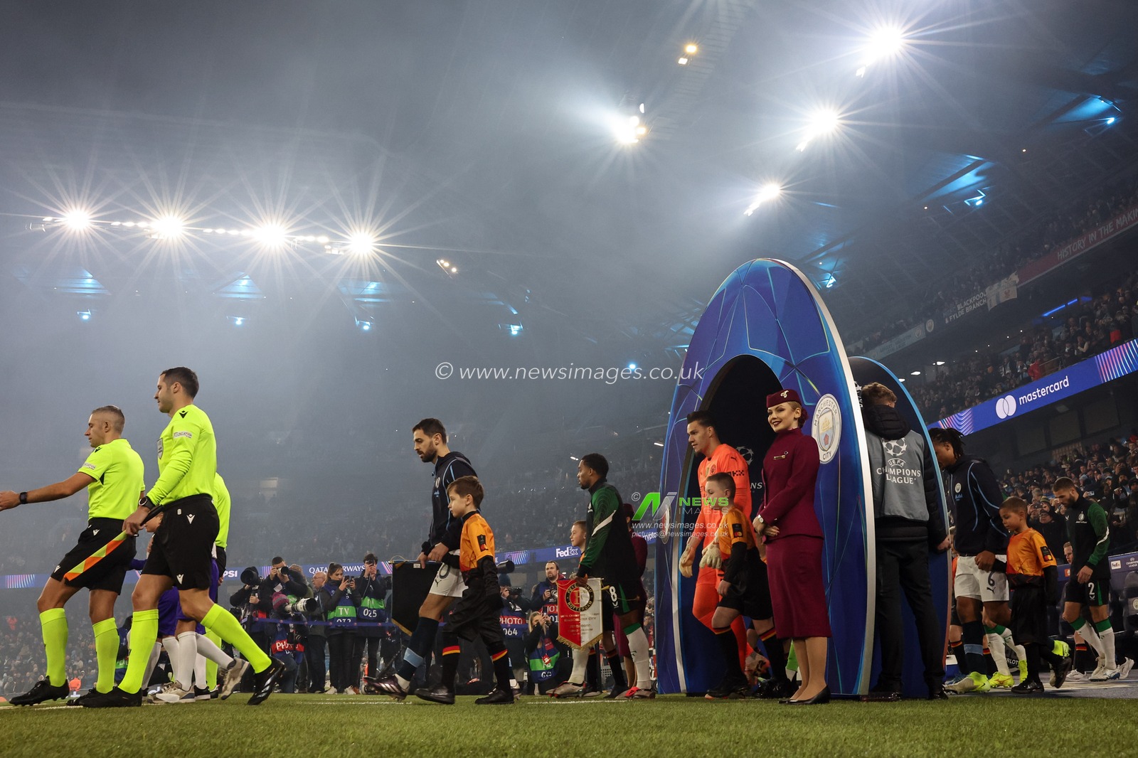 Bernardo Silva of Manchester City walks out City during the UEFA Champions League match Manchester City vs Feyenoord at Etihad Stadium, Manchester, United Kingdom, 26th November 2024

(Photo by Mark Cosgrove/News Images)