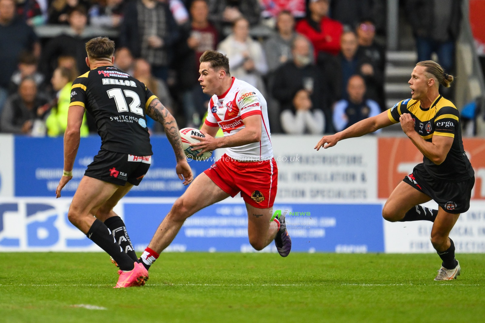 Jack Welsby of St. Helens makes a break during the Betfred Super League Round 16 match St Helens vs Castleford Tigers at Totally Wicked Stadium, St Helens, United Kingdom, 5th July 2024

(Photo by Craig Thomas/News Images)