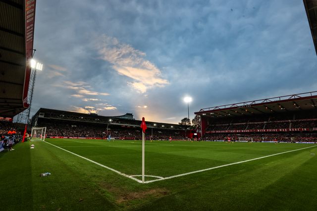 The sun sets over City Ground during the second half of the Premier League match Nottingham Forest vs Manchester United at City Ground, Nottingham, United Kingdom, 1st November 2025

(Photo by Alfie Cosgrove/News Images)

*** GER AUT SUI OUT ***