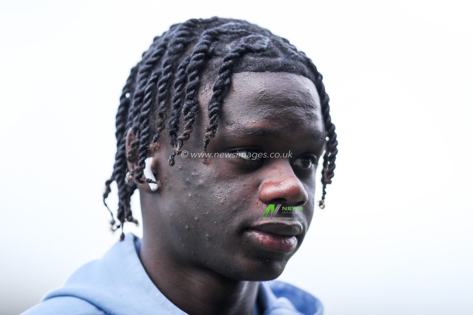 Mahamadou Susoho of Peterborough United arrives at the Cledara Abbey Stadium prior to the Sky Bet League 1 match Cambridge United vs Peterborough United at Cledara Abbey Stadium, Cambridge, United Kingdom, 15th March 2025

(Photo by Izzy Poles/News Images)