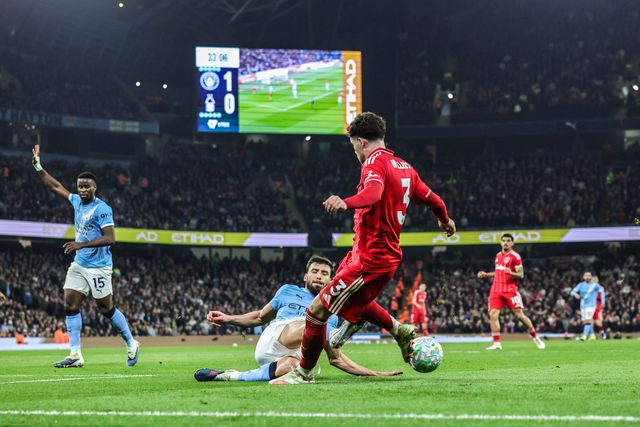 Bernardo Silva of Manchester City collides with Neco Williams of Nottingham Forest during the Premier League match Manchester City vs Nottingham Forest at Etihad Stadium, Manchester, United Kingdom on 04 March 2026

(Photo by Mark Cosgrove/News Images)