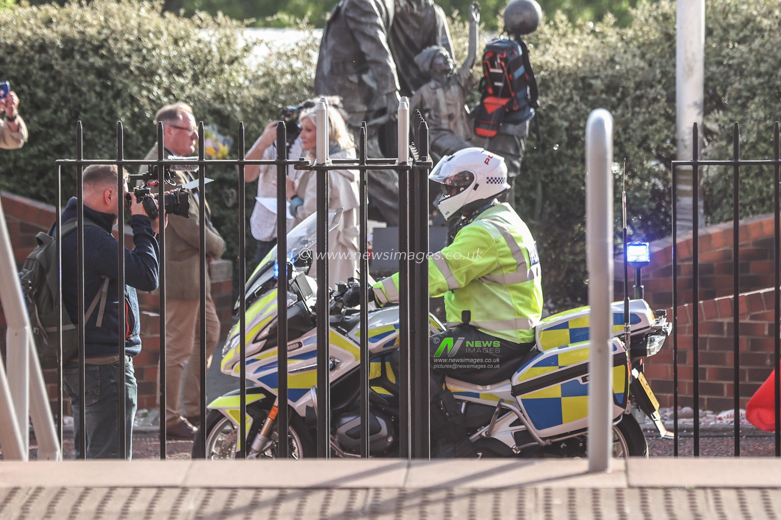 A police escort for the Coventry City team bus during the Sky Bet Championship Playoff Semi-final match Sunderland vs Coventry City at Stadium Of Light, Sunderland, United Kingdom, 13th May 2025

(Photo by Alfie Cosgrove/News Images)