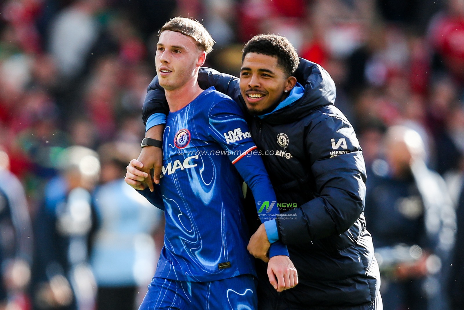 Chelsea celebrate their Champions League place after the teams victory following the Premier League match Nottingham Forest vs Chelsea at City Ground, Nottingham, United Kingdom, 25th May 2025

(Photo by Izzy Poles/News Images)
