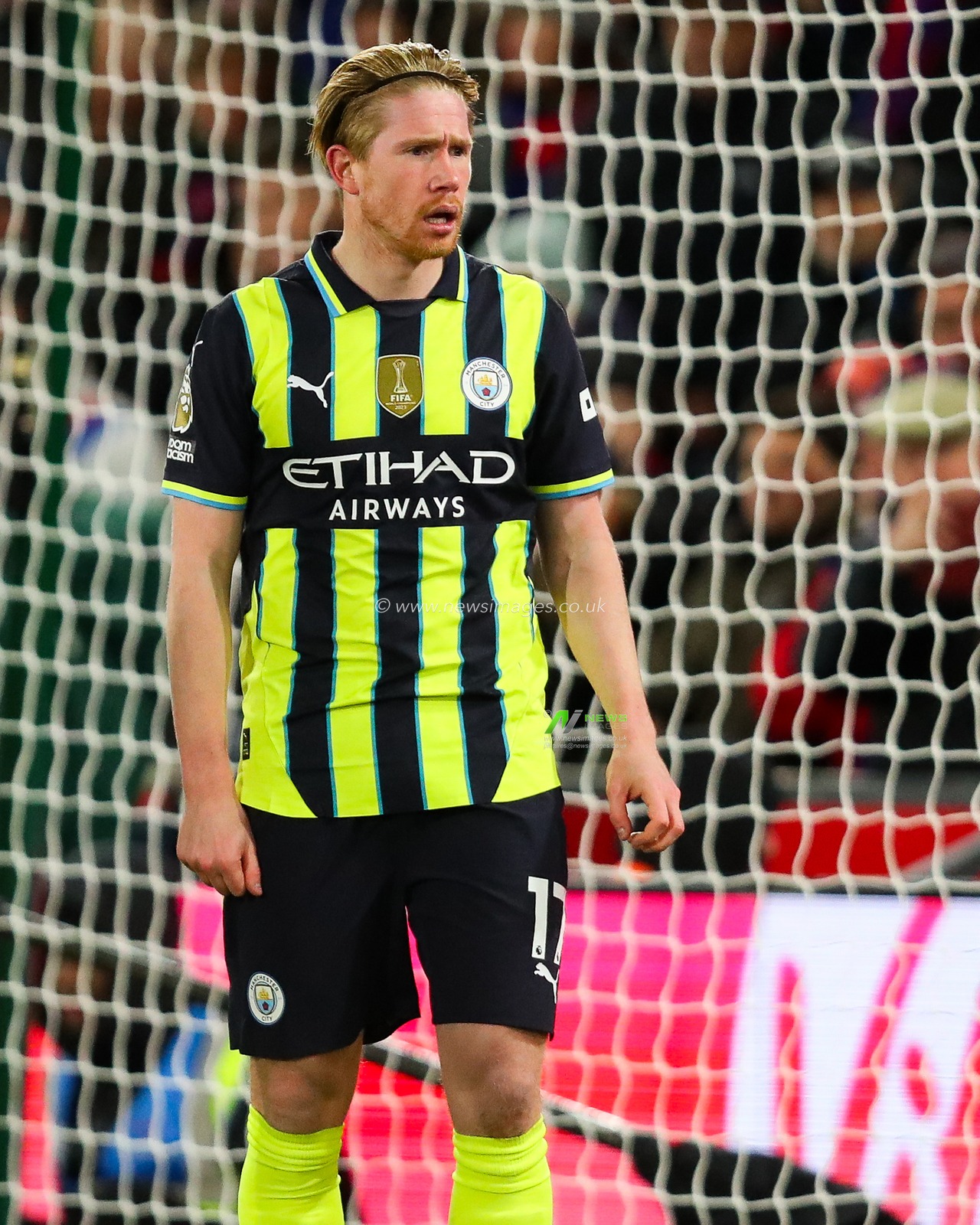 Kevin De Bruyne of Manchester City looks on during the Premier League match Crystal Palace vs Manchester City at Selhurst Park, London, United Kingdom, 7th December 2024

(Photo by Izzy Poles/News Images)