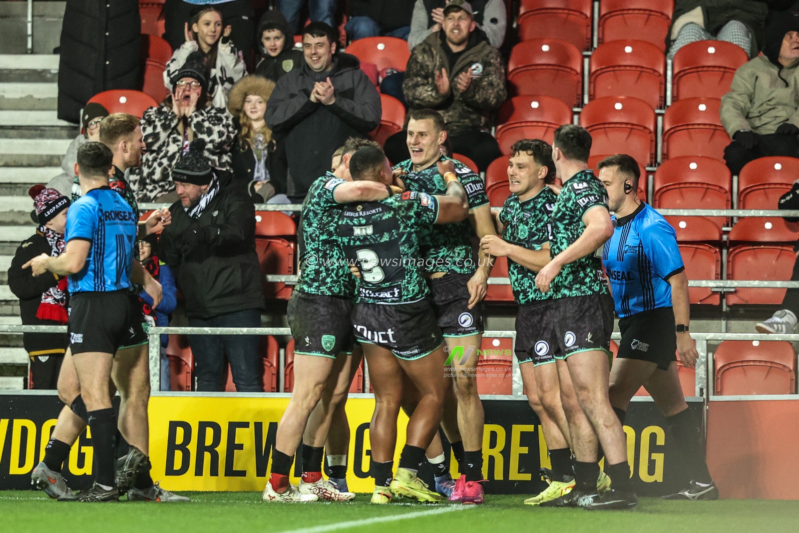 Innes Senior of Leigh Leopards celebrates his try during the Betfred Super League match St Helens vs Leigh Leopards at The BrewDog Stadium, St Helens, United Kingdom on 20 February 2026

(Photo by Alfie Cosgrove/News Images)