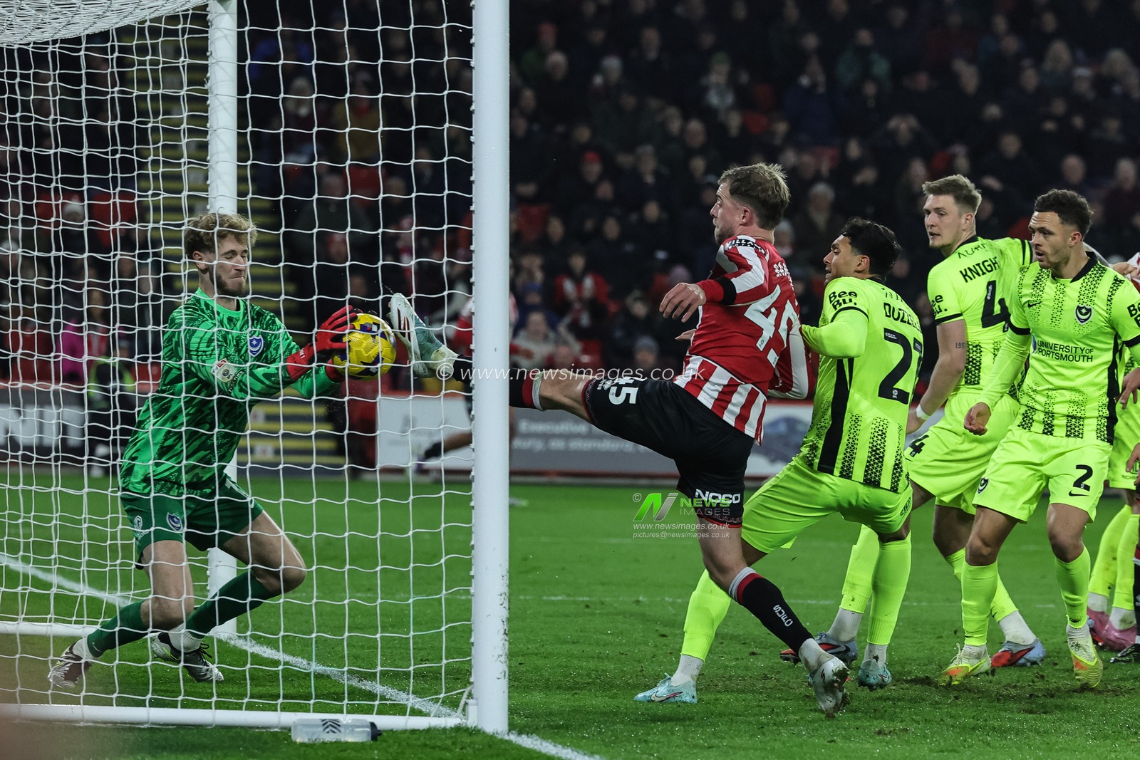 Patrick Bamford of Sheffield United scores to make it 2-0 during the Sky Bet Championship match Sheffield United vs Portsmouth at Bramall Lane, Sheffield, United Kingdom, 26th November 2025

(Photo by Mark Cosgrove/News Images)

*** GER AUT SUI OUT ***