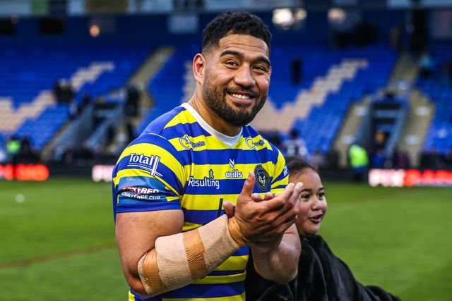 Kelepi Tanginoa of Warrington Wolves applauds the fans after the game during the Betfred Challenge Cup Quarter Final match Warrington Wolves vs Leigh Leopards at The Halliwell Jones Stadium, Warrington, United Kingdom on 11 April 2026

(Photo by Alfie Cosgrove/News Images)