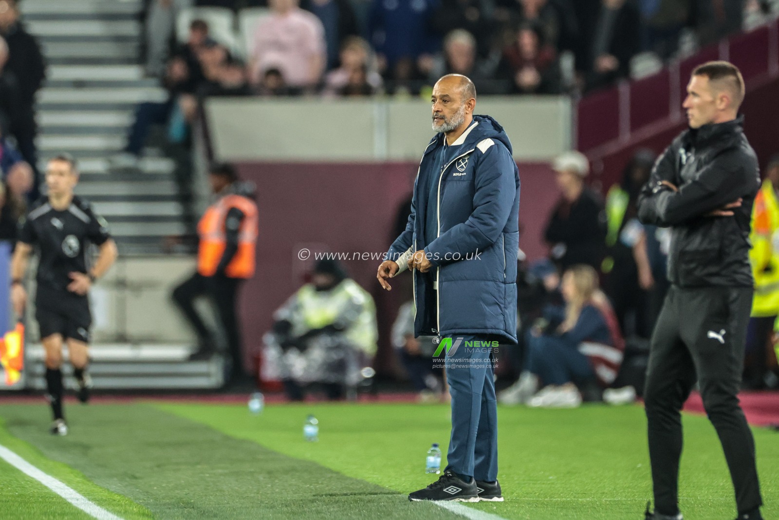 Nuno Espirito Santo manager of West Ham United looks on during the Premier League match West Ham United vs Brentford at London Stadium, London, United Kingdom, 20th October 2025

(Photo by Mark Cosgrove/News Images)