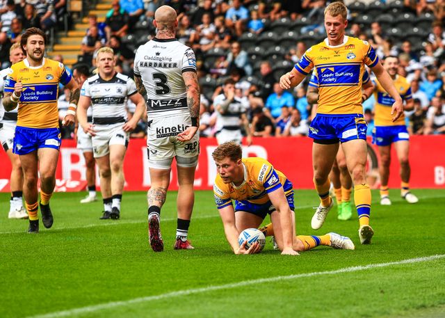 Morgan Gannon of Leeds Rhinos goes over for a try  during the Betfred Super League Round 24 match Hull FC vs Leeds Rhinos at MKM Stadium, Hull, United Kingdom, 30th August 2025

(Photo by Richard Bierton/News Images)