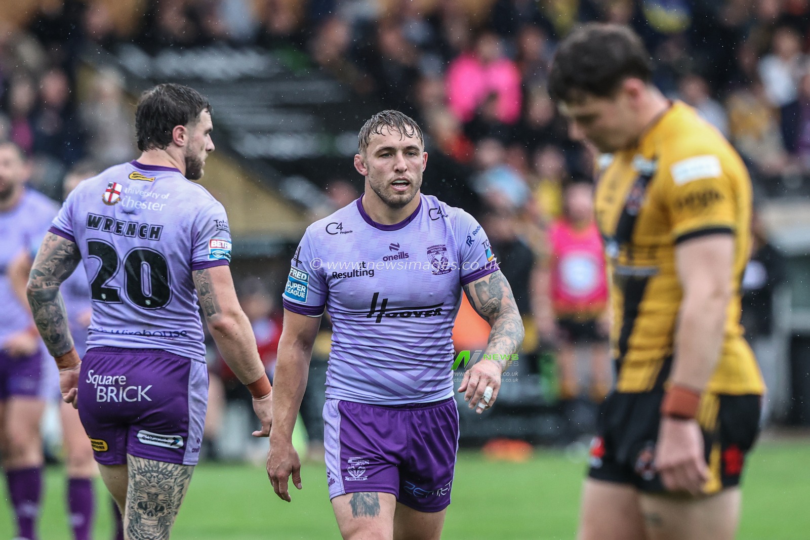 Sam Powell of Warrington Wolves during the Betfred Super League round 19 match Castleford Tigers vs Warrington Wolves at The Mend-A-Hose Jungle, Castleford, United Kingdom, 20th July 2025

(Photo by Alfie Cosgrove/News Images)